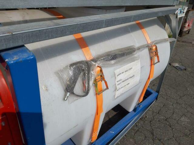 Hot Pressure Washer with Water Tank