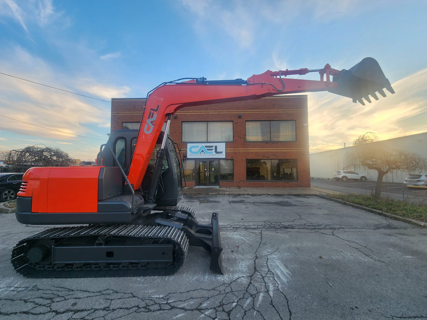 Excavator 8 Ton With Yanmar Engine, Hydraulic Thumb, AC/Heat (EX-8Y)