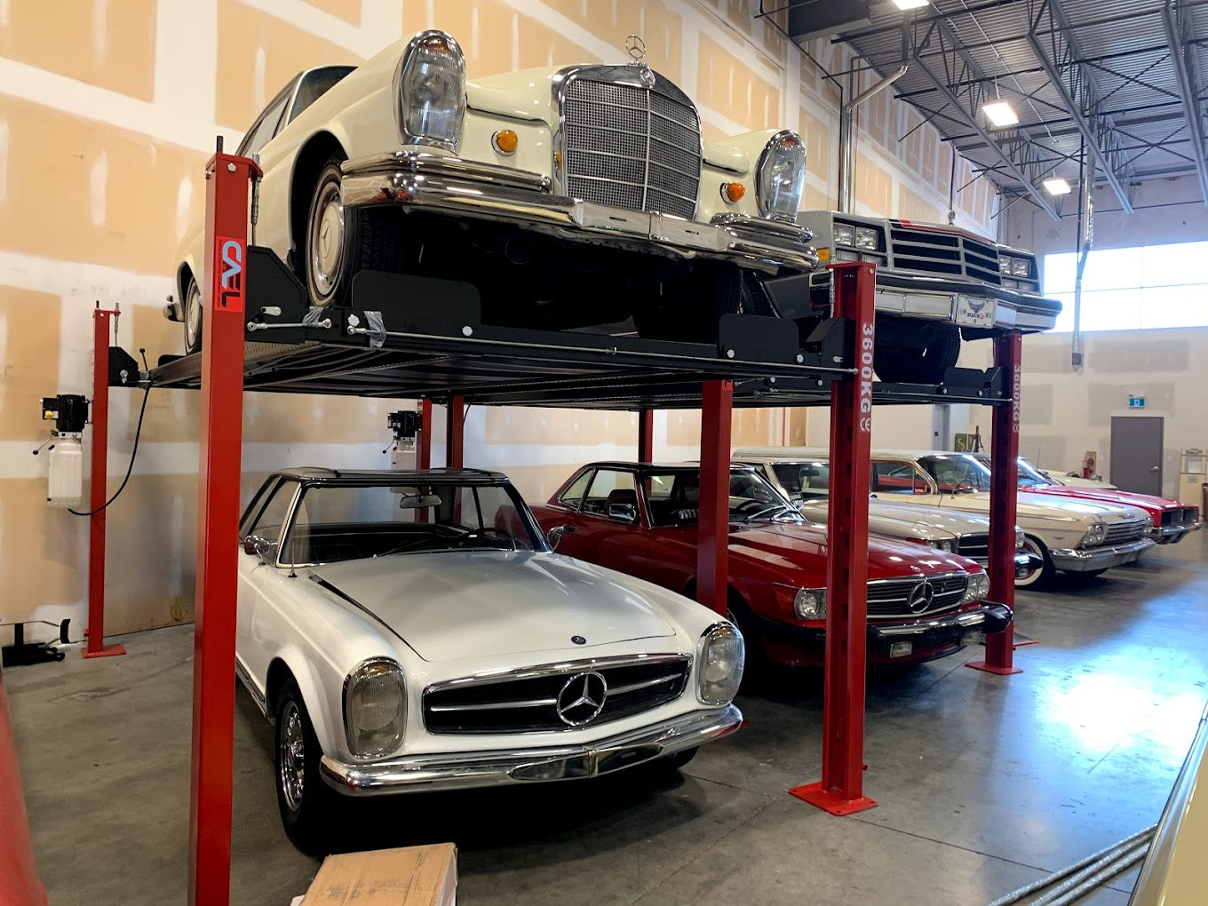 Four-Post Car Parking Lift (9000LBS)