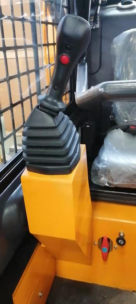 Skid Steer CAEL-50 with Tracks