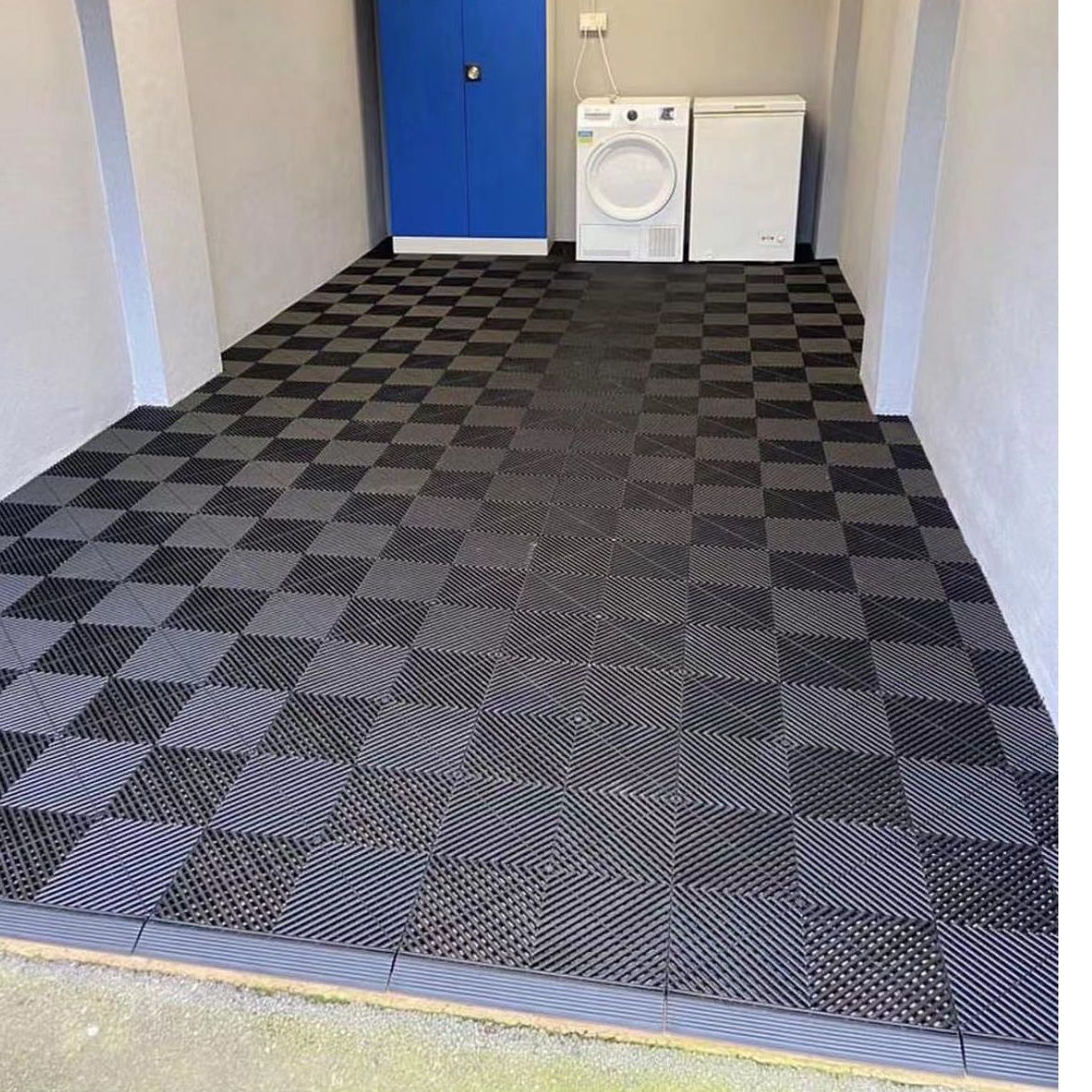 CAEL- Interlocking Garage Flooring tiles
