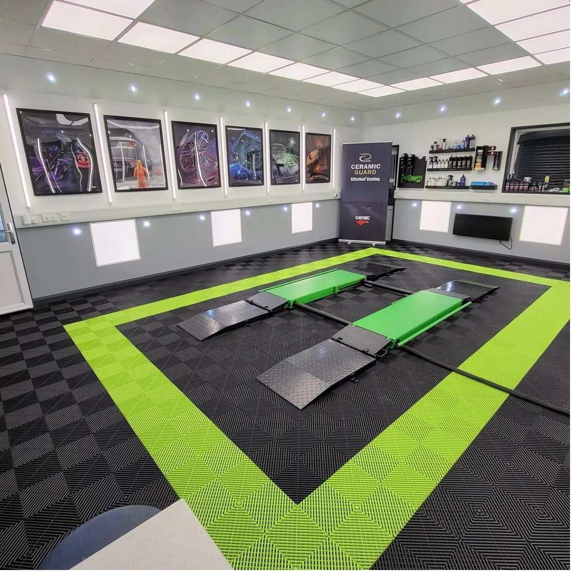 CAEL- Interlocking Garage Flooring tiles