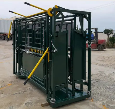 CAEL Cattle Squeeze Chute Manual Headgate
