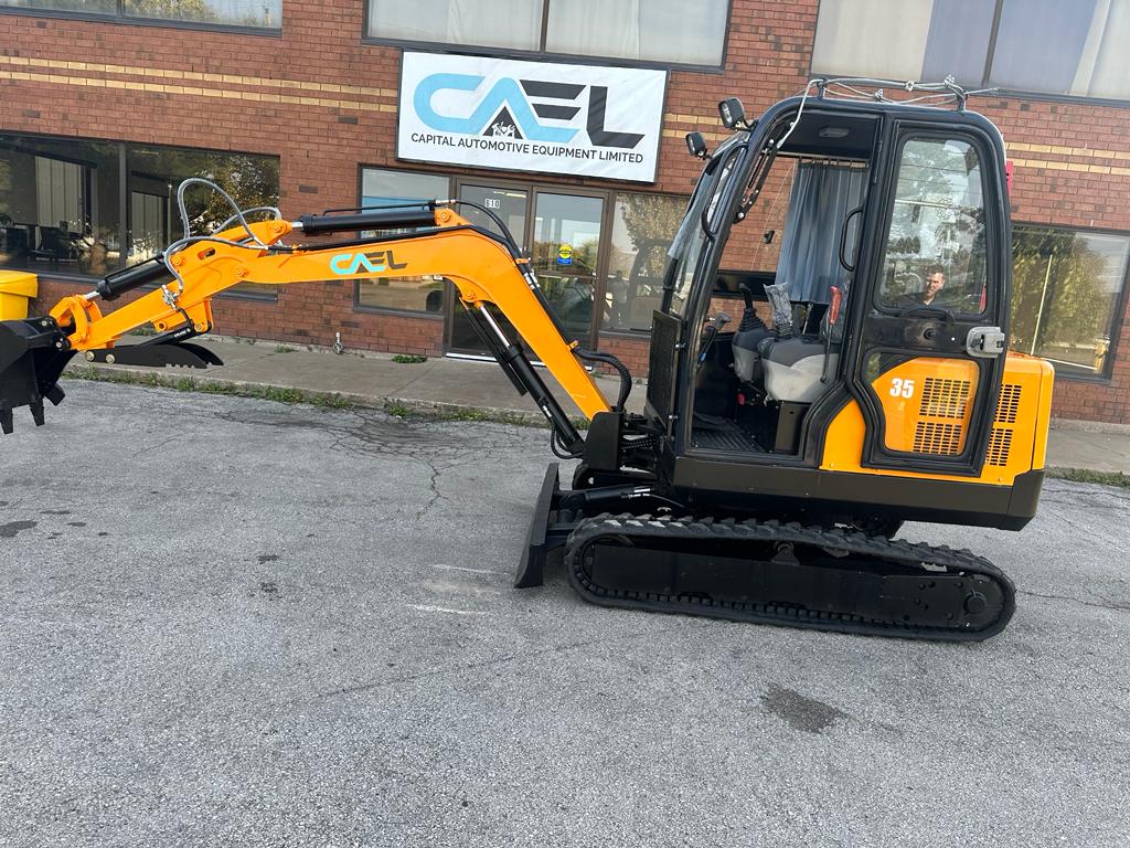 Minibagger 3,5 t, Schwenkausleger, hydraulischer Daumen und Klimaanlage/Heizung inklusive (EX35KB-B)