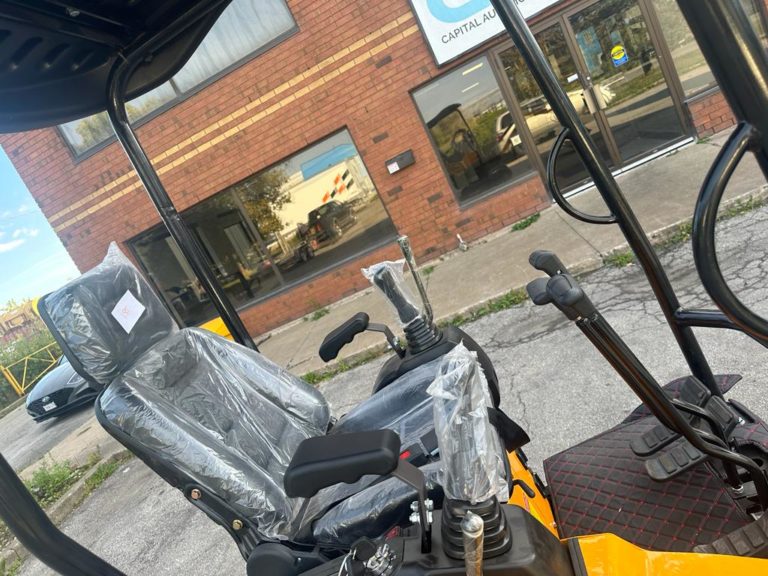 Minibagger 1,8 Tonnen mit Kubota/Yanmar-Motor, hydraulischem Daumen- und Schwenkausleger (EX18KB)