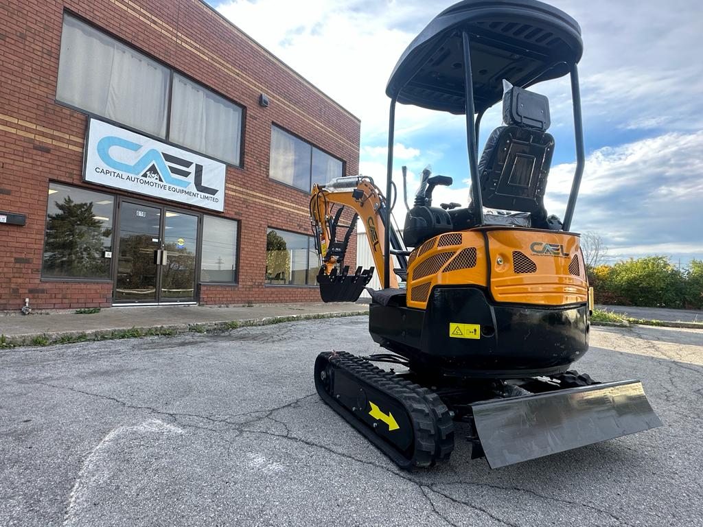 Minibagger 1,8 Tonnen mit Kubota/Yanmar-Motor, hydraulischem Daumen- und Schwenkausleger (EX18KB)