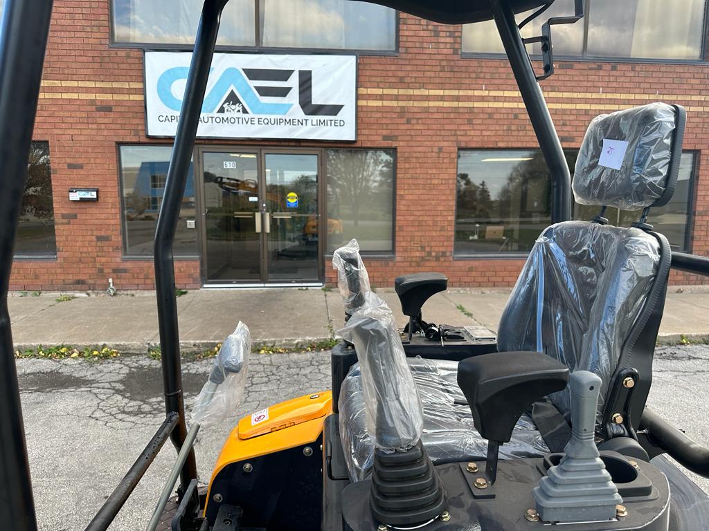 Minibagger 2T mit Kubota/Yanmar-Motor, hydraulischem Daumen- und Schwenkausleger (EX20KB-Y)