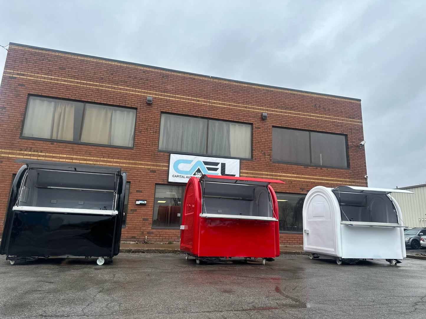 CAEL’s 7′ Round Top Mobile Food Cart