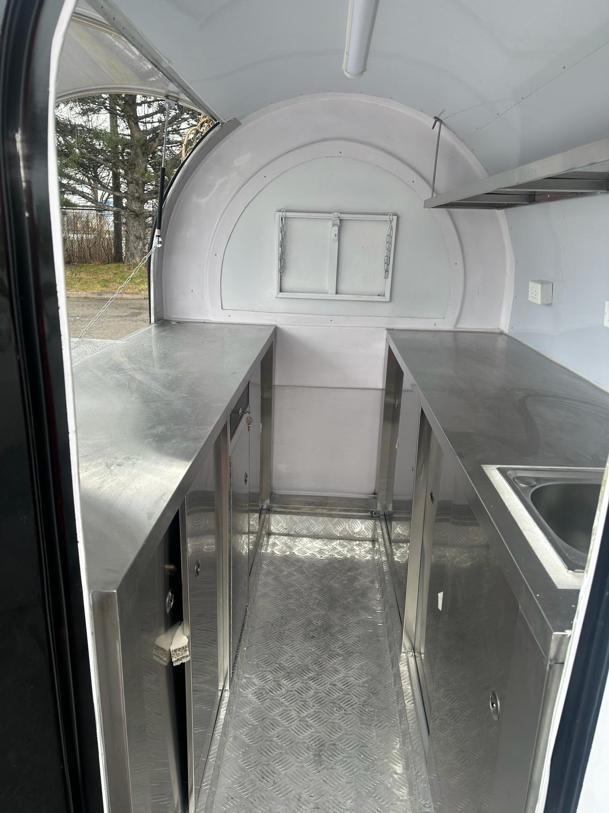 CAEL’s 7′ Round Top Mobile Food Cart
