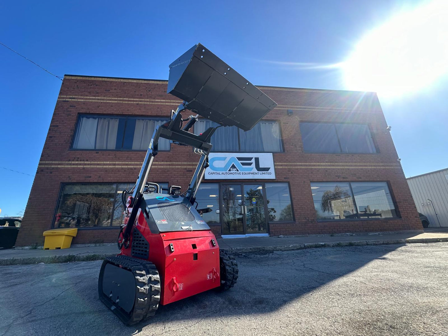 Mini Skid Steer with Tracks (23HP-B&S Engine)