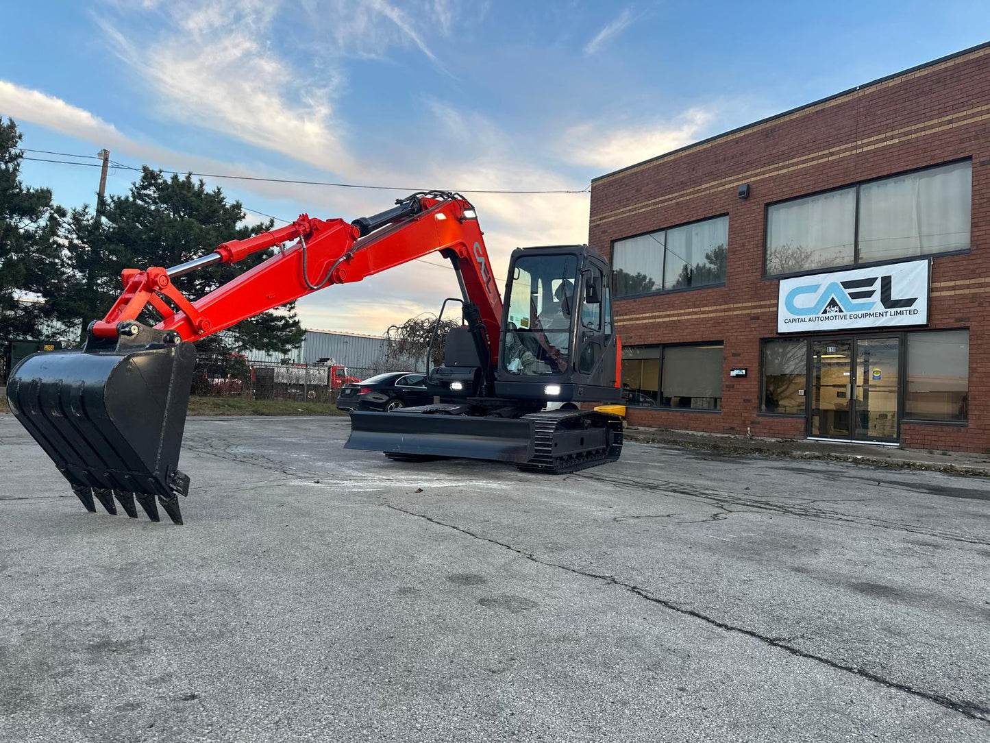 Excavator 8 Ton With Yanmar Engine, Hydraulic Thumb, AC/Heat (EX-8Y)