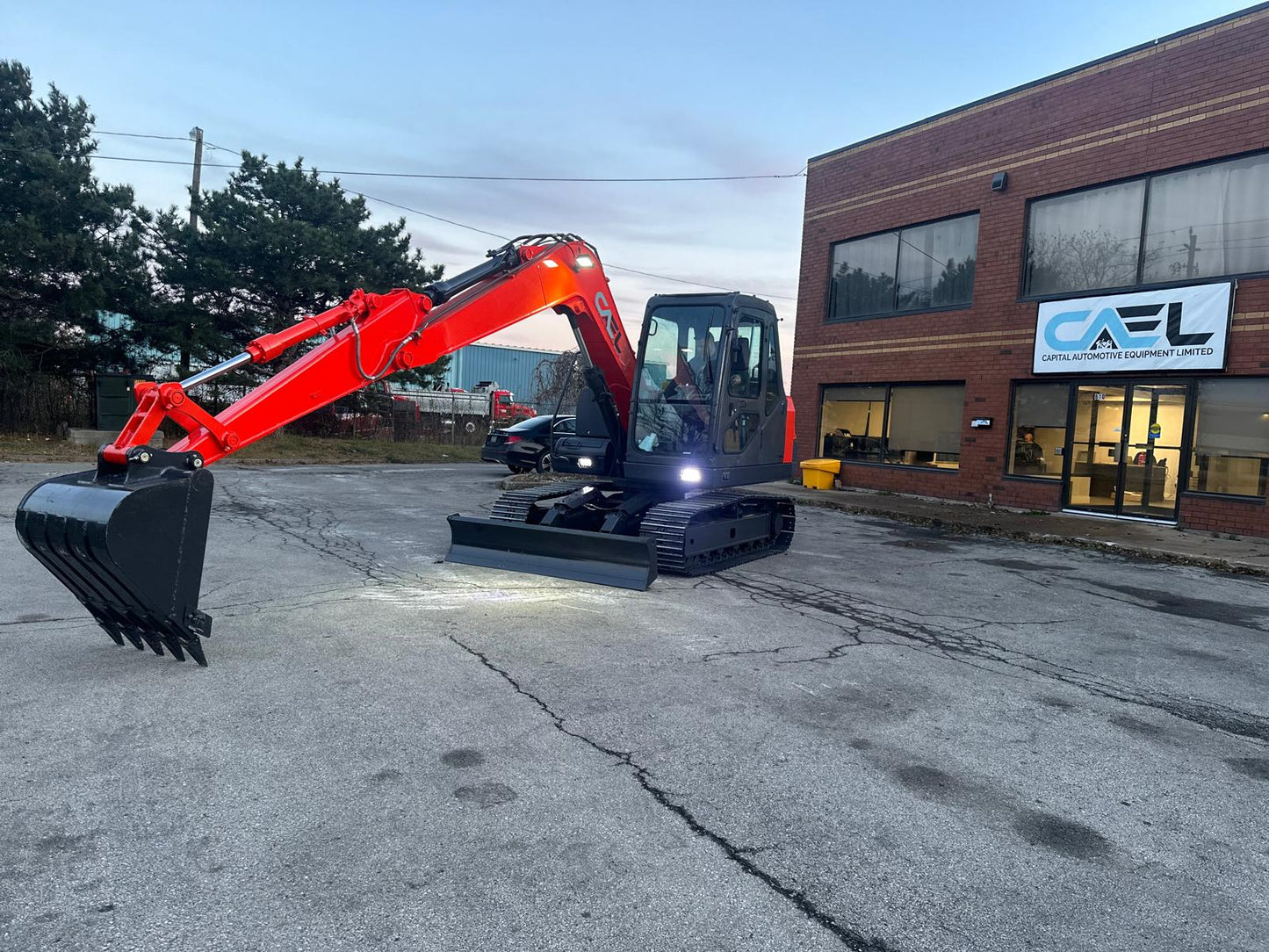 Excavator 8 Ton With Yanmar Engine, Hydraulic Thumb, AC/Heat (EX-8Y)