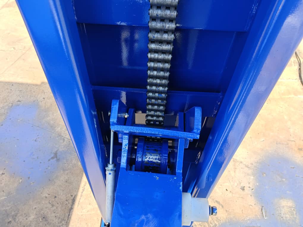 CAEL Four-Post Heavy Lift (8T)