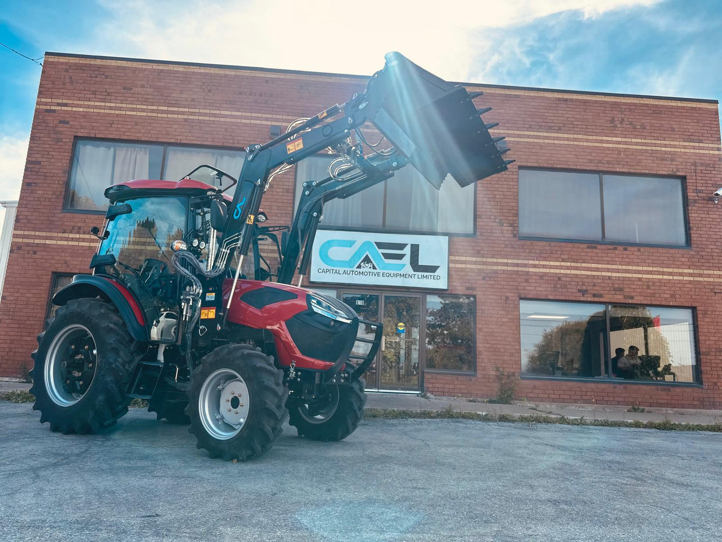Tractor Loader with Cab 75 HP