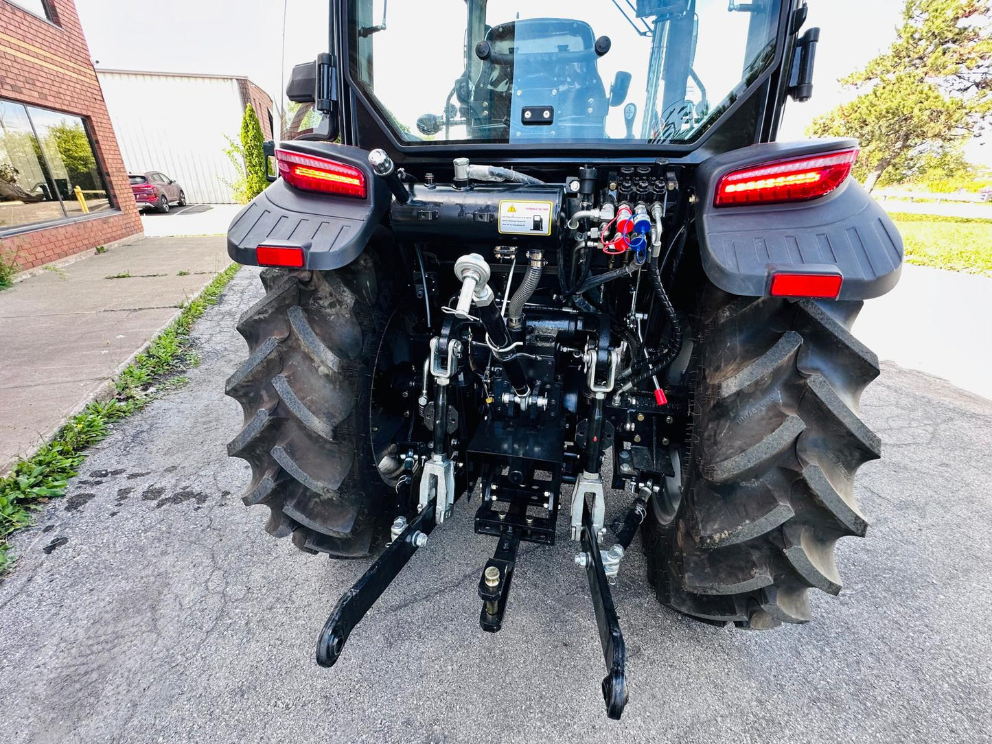 Tractor Loader with Cab 75 HP
