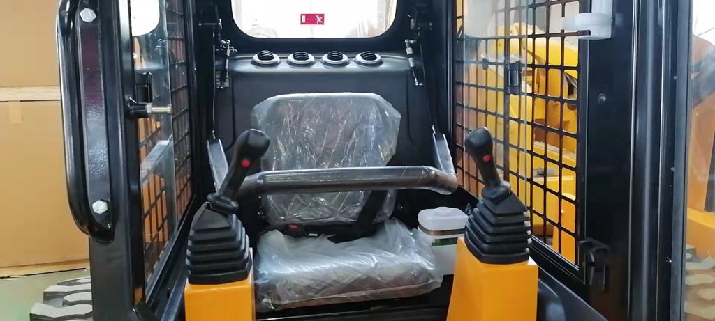 Skid Steer CAEL-50 with Tracks