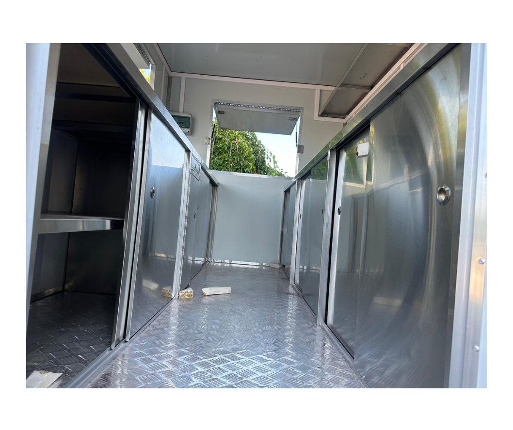 CAEL’s 7′ Square Top Mobile Food Cart – B&W