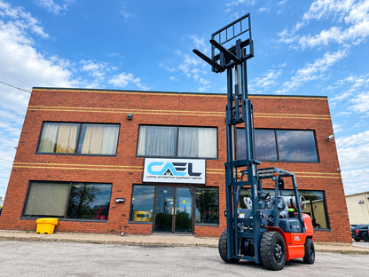 Chariot élévateur CAEL GPL 4 tonnes avec déplacement latéral en 3 étapes