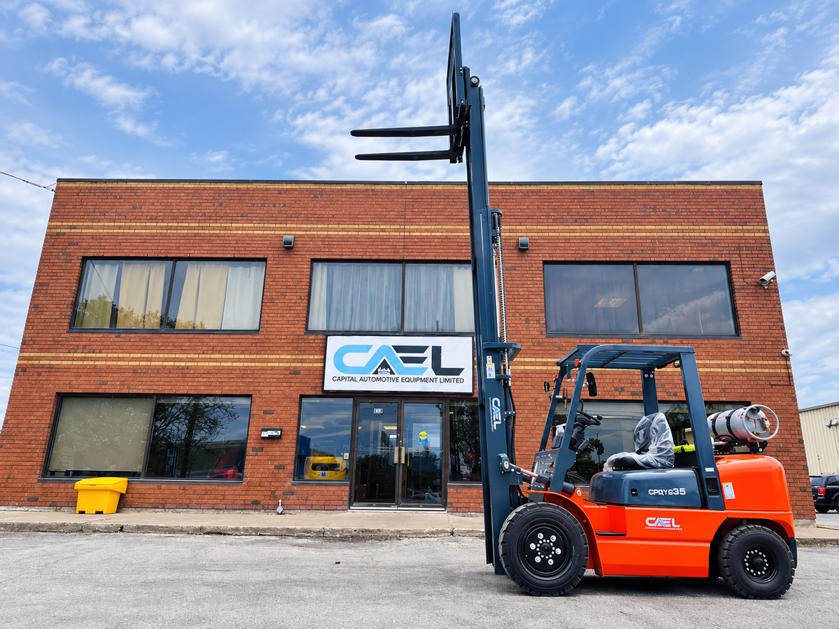 Chariot élévateur CAEL GPL 4 tonnes avec déplacement latéral en 3 étapes