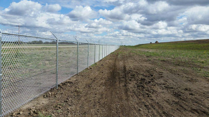 500 ft Commercial Galvanized Chain Link Fence Kit – 8 ft High with Barbed Wire & Gates (CAEL-F500)