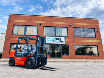 Chariot élévateur CAEL GPL 4 tonnes avec déplacement latéral en 3 étapes
