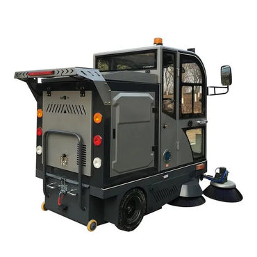 Automatic ride on sweeper truck