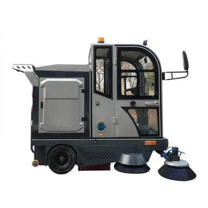 Automatic ride on sweeper truck