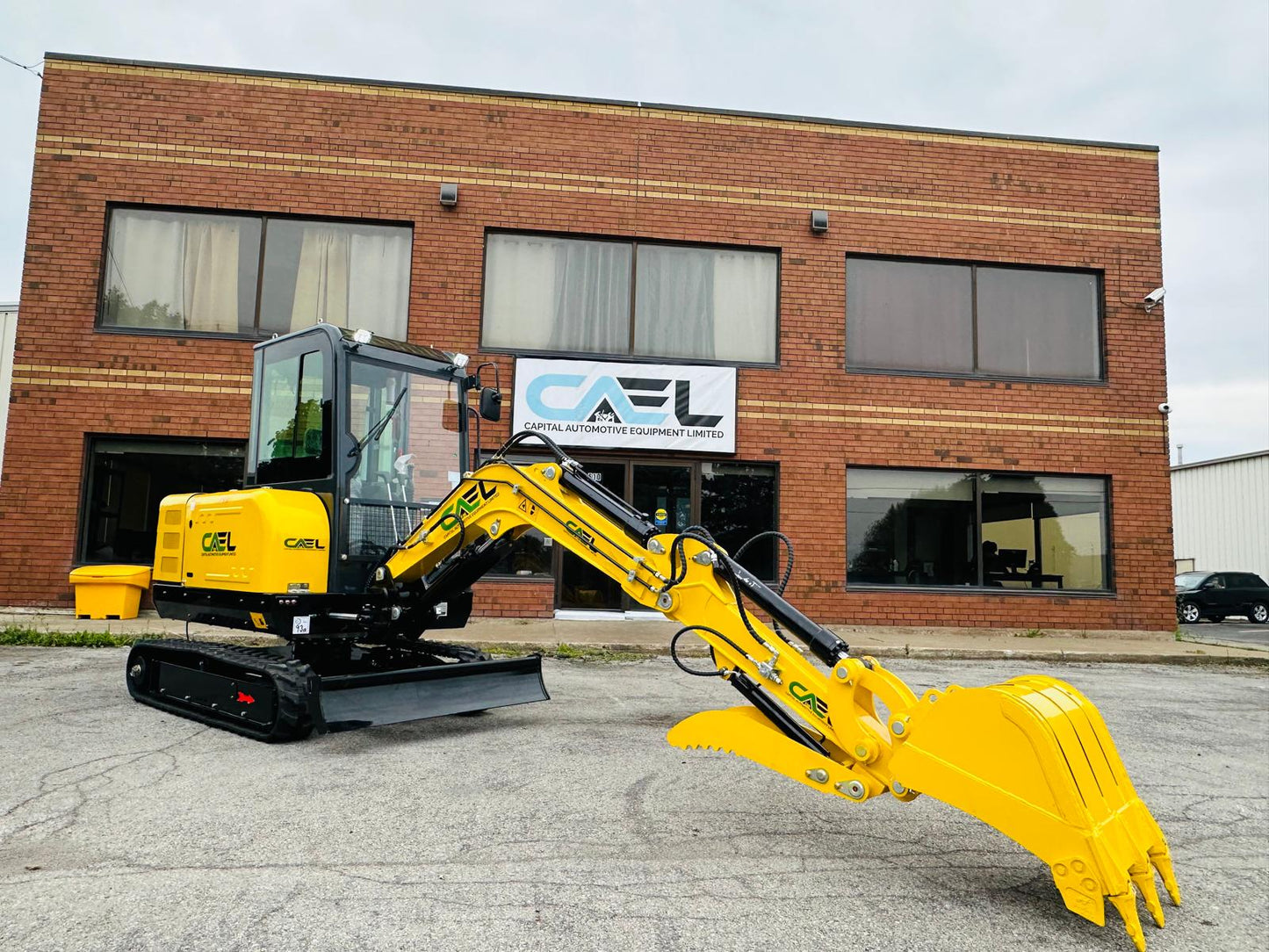 Excavator 3.5 Ton with Hydraulic Thumb, Swing Boom, Cab(AC/Heat), with Kubota engine EX35KB-S1)