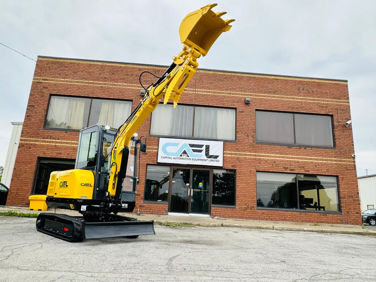 Excavator 3.5 Ton with Hydraulic Thumb, Swing Boom, Cab(AC/Heat), with Kubota engine EX35KB-S1)