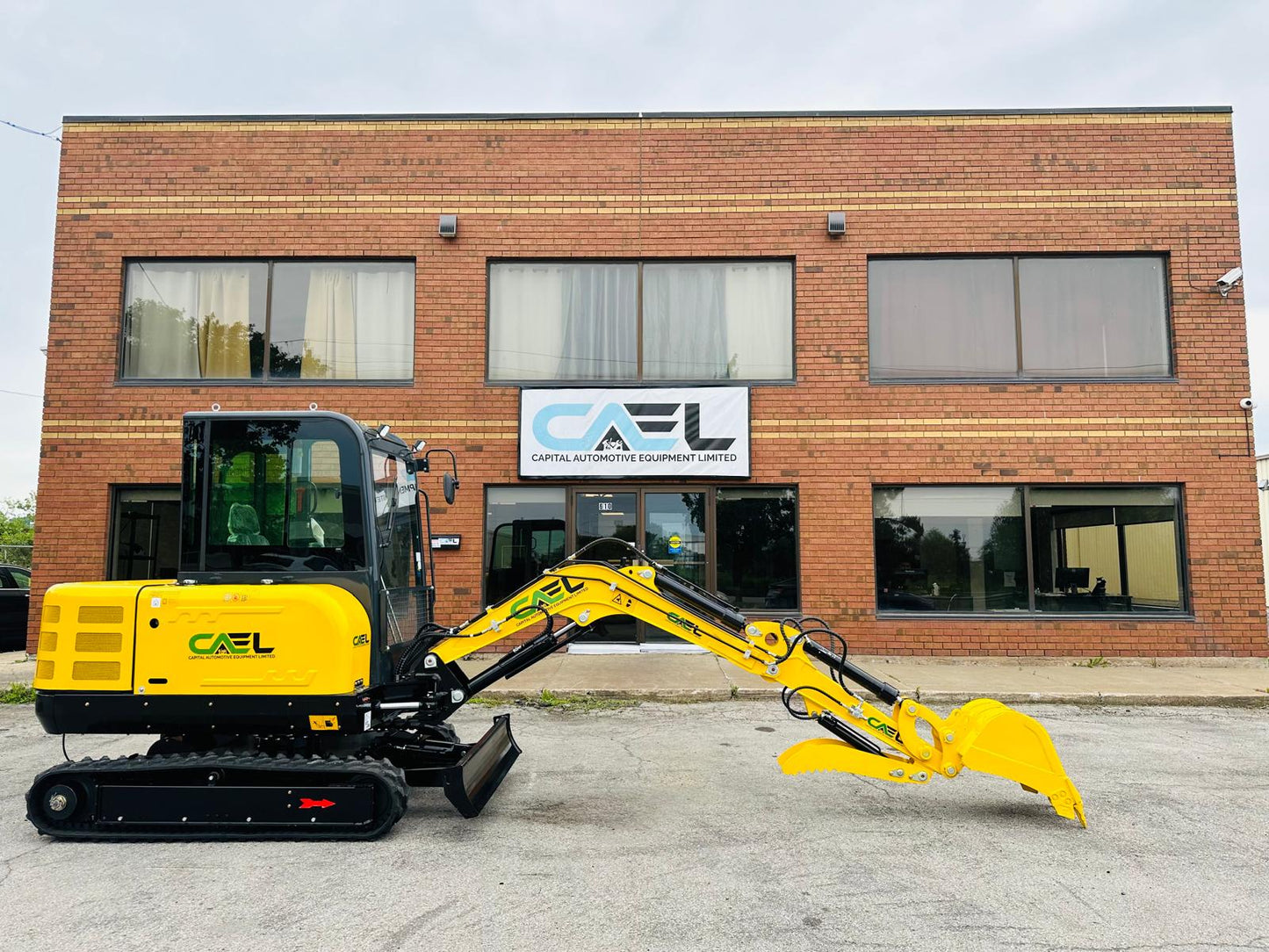 Excavator 3.5 Ton with Hydraulic Thumb, Swing Boom, Cab(AC/Heat), with Kubota engine EX35KB-S1)
