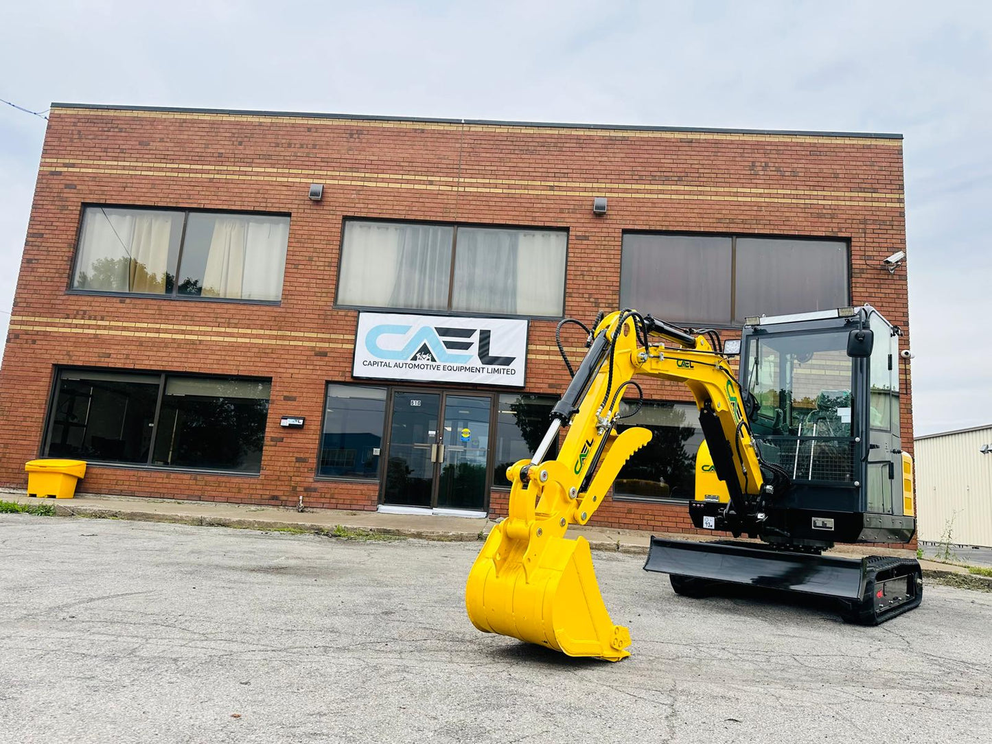 Excavator 3.5 Ton with Hydraulic Thumb, Swing Boom, Cab(AC/Heat), with Kubota engine EX35KB-S1)