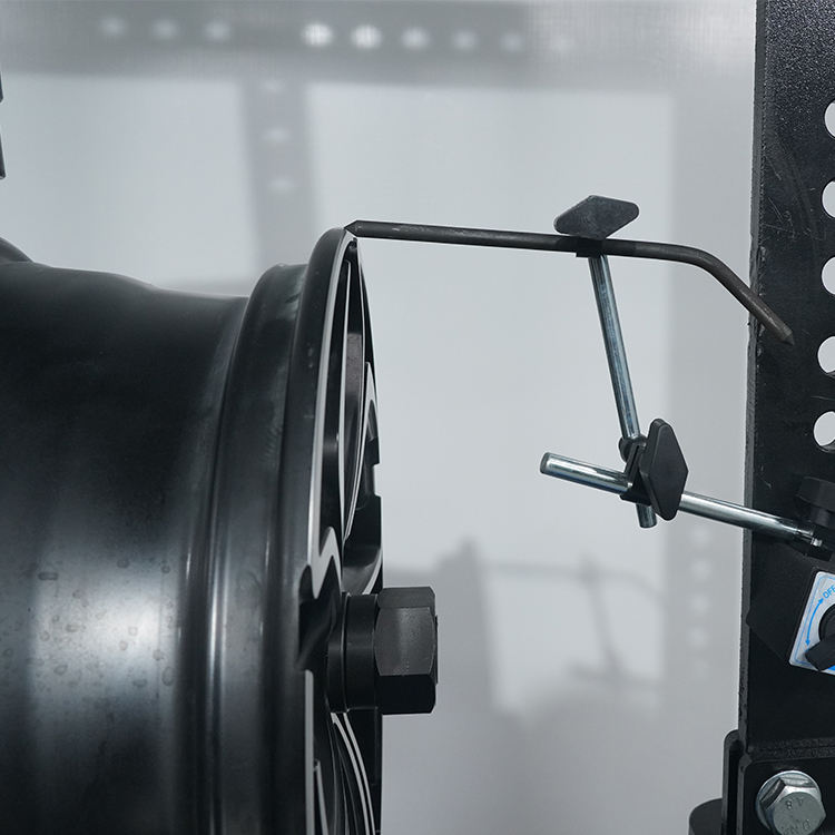 Torno para enderezar llantas CAEL RS595