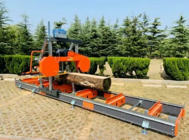 Heavy Duty Portable Sawmill Powered by Kohler Engine with 36-in Cutting Capacity