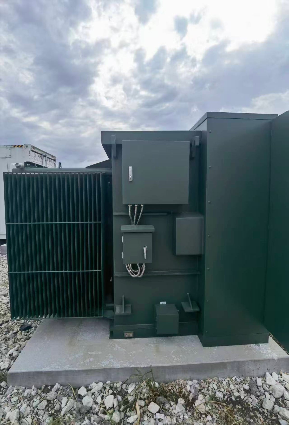 CAEL 2500 kVA Three-Phase Pad-Mounted Transformer 13.8 kV / 0.48 kV