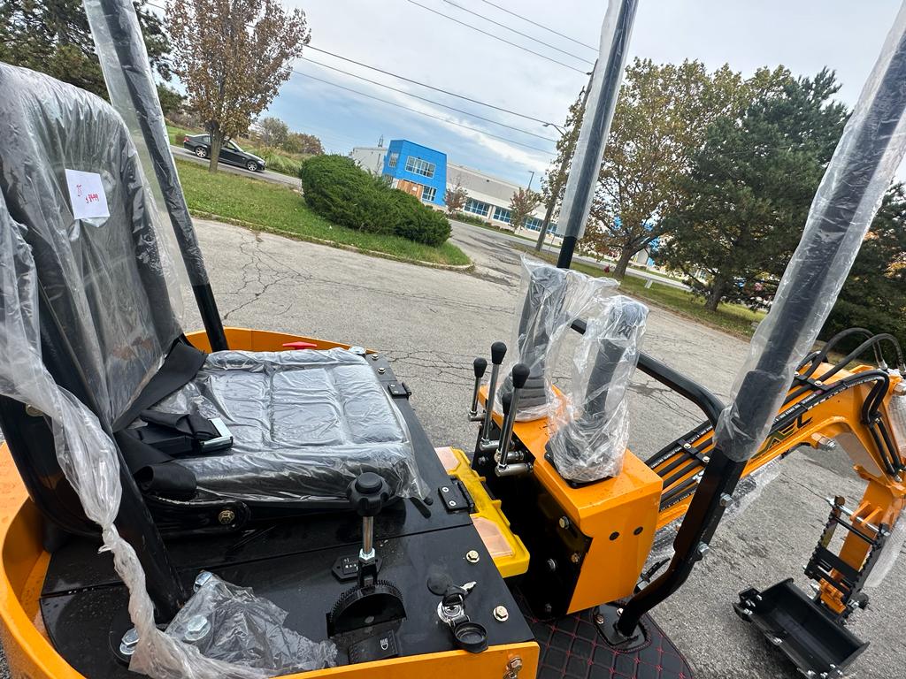Mini Excavator 1T with Briggs & Stratton engine (EX1BS)