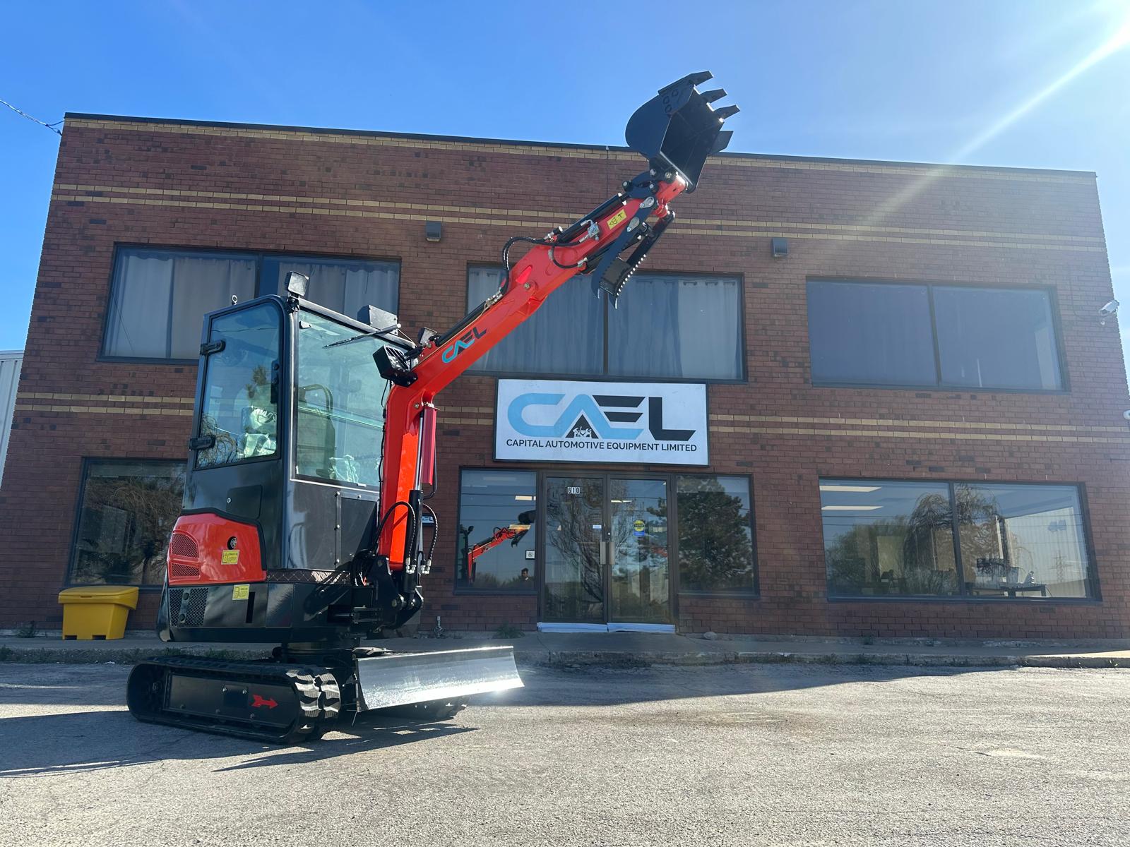 Mini Excavator 2T with Kubota engine, Cab, Hydraulic Thumb and Swing boom (EX20KB-C)