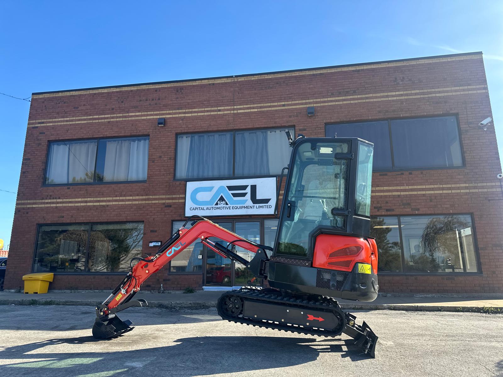 Mini Excavator 2T with Kubota engine, Cab, Hydraulic Thumb and Swing boom (EX20KB-C)