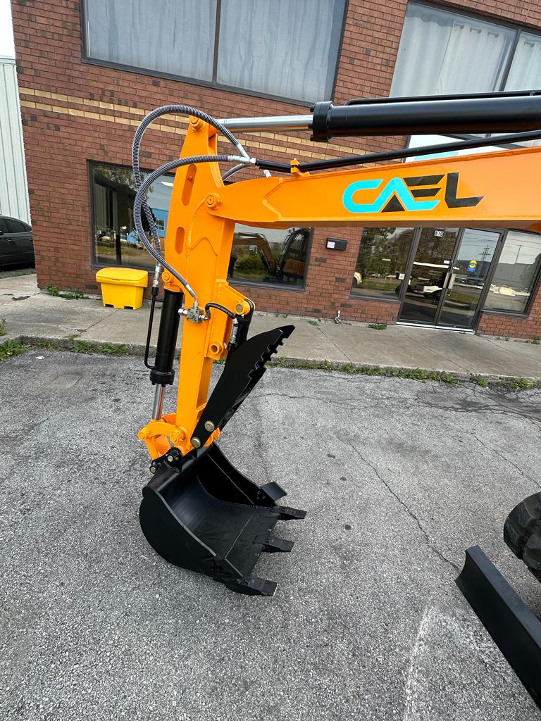 Mini Excavator 3.5T Swing Boom, Hydraulic Thumb, and AC/Heat Included (EX35KB-B)