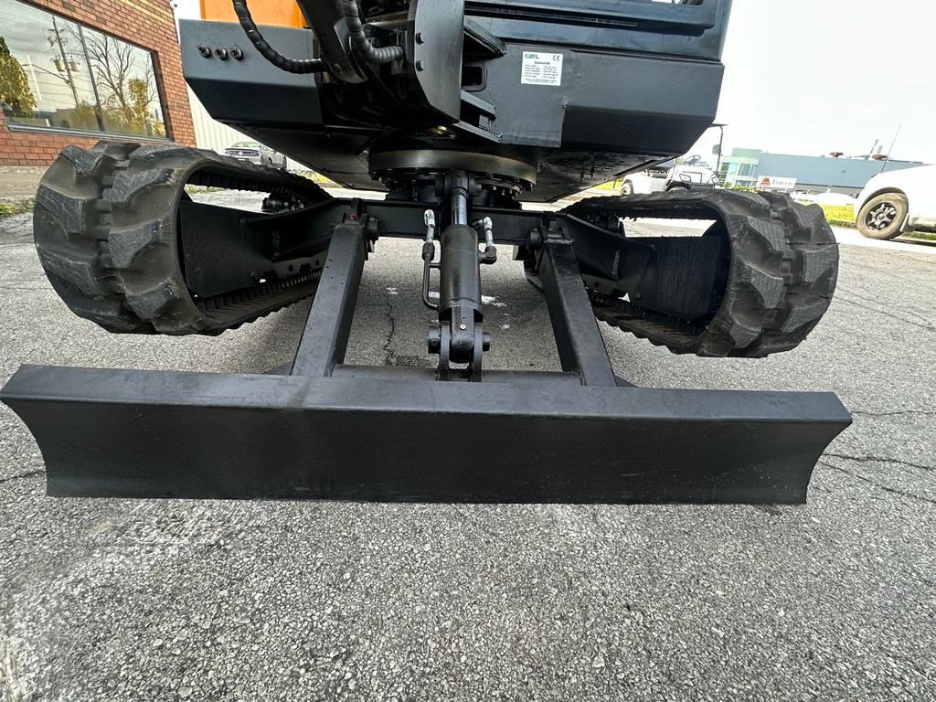 Mini Excavator 3.5T Swing Boom, Hydraulic Thumb, and AC/Heat Included (EX35KB-B)