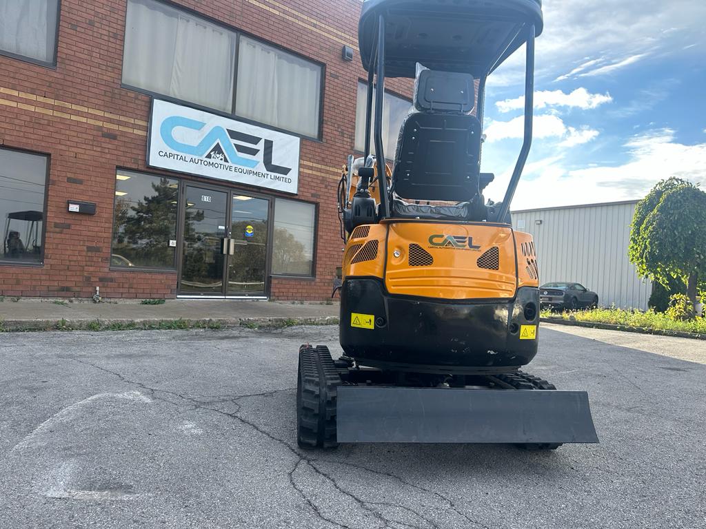 Mini excavator 1.8 Ton with Kubota/Yanmar Engine, Hydraulic Thumb & Swing Boom (EX18KB)