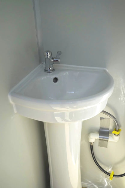 Portable Toilet with Single Closestools