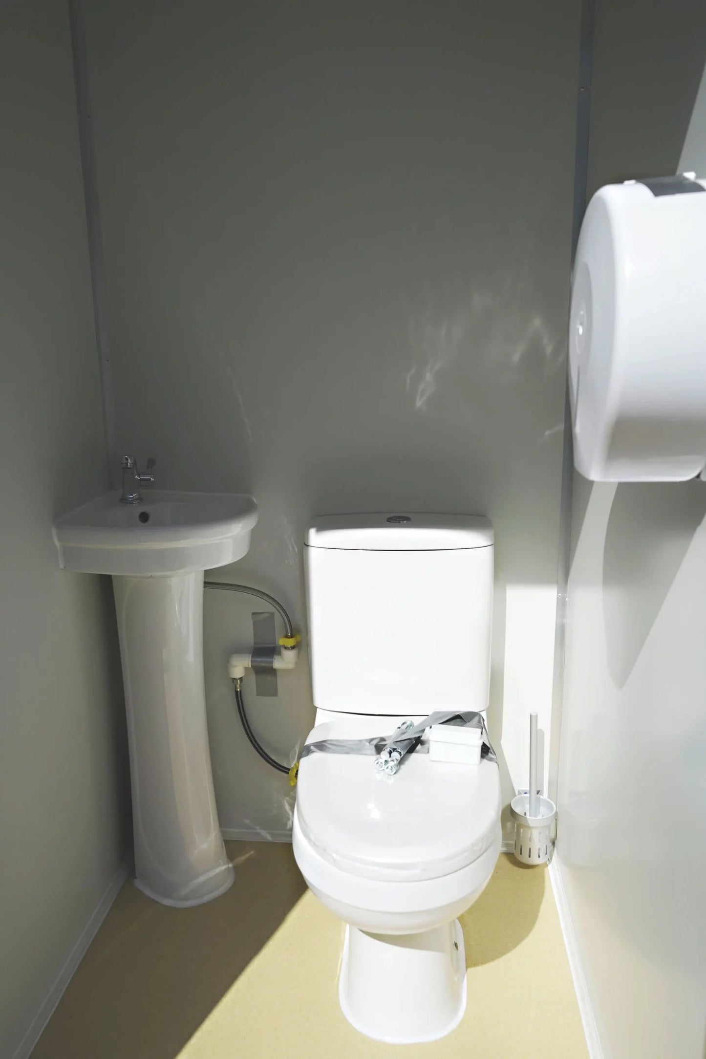 Portable Toilet with Single Closestools