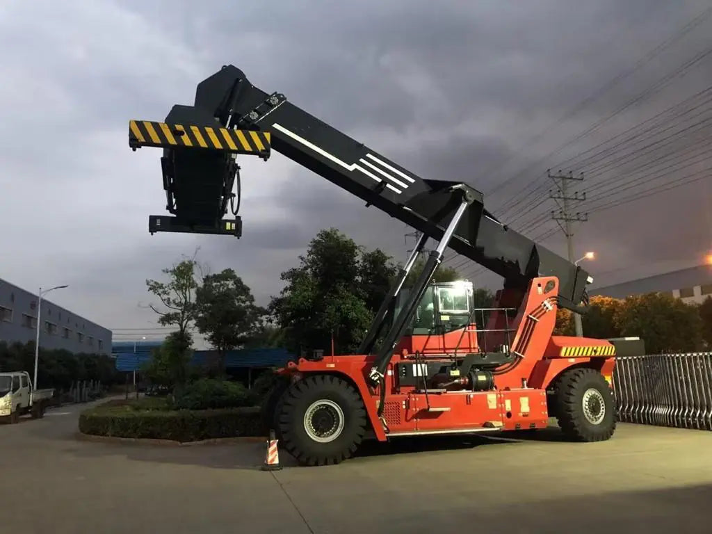 Reach Stacker container handler 45 Ton CUMMINS Engine (FCS-45)
