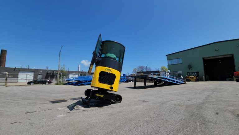 Mini Excavator1.3T with Kubota engine, Swing boom and Cab (EX13KB-C)