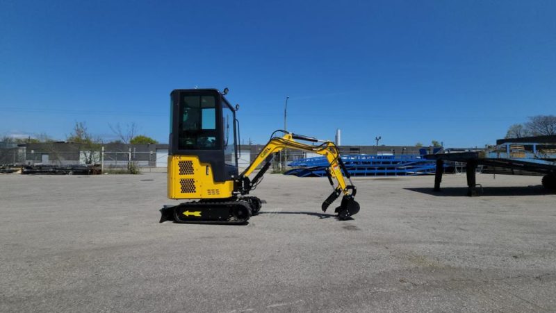 Mini Excavator1.3T with Kubota engine, Swing boom and Cab (EX13KB-C)