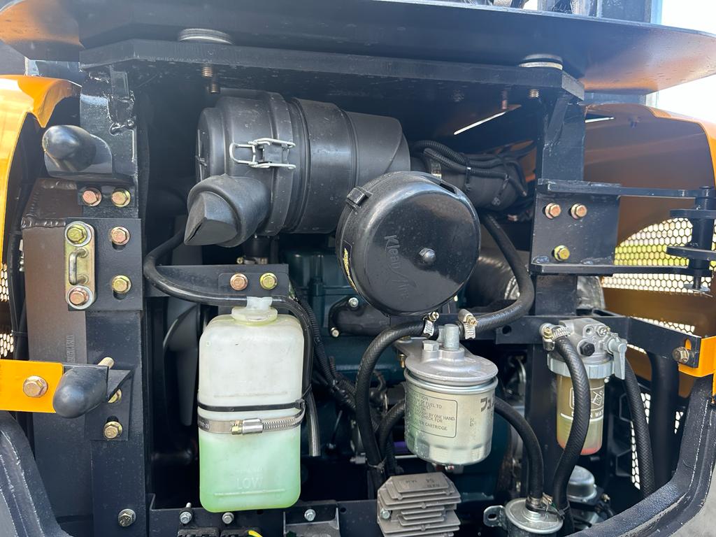 Minibagger 2T mit Kubota/Yanmar-Motor, hydraulischem Daumen- und Schwenkausleger (EX20KB-Y) 