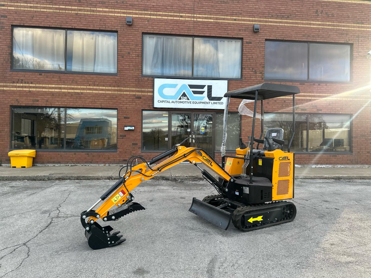Mini excavator 1.5 Ton with Kubota engine Hydraulic Thumb (EX15KB)