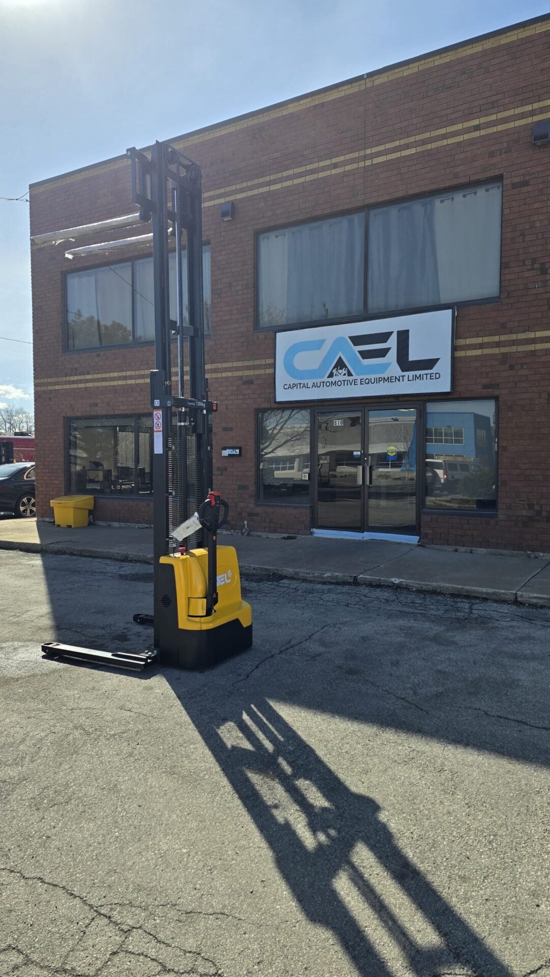 Electric Straddle Stacker 138″