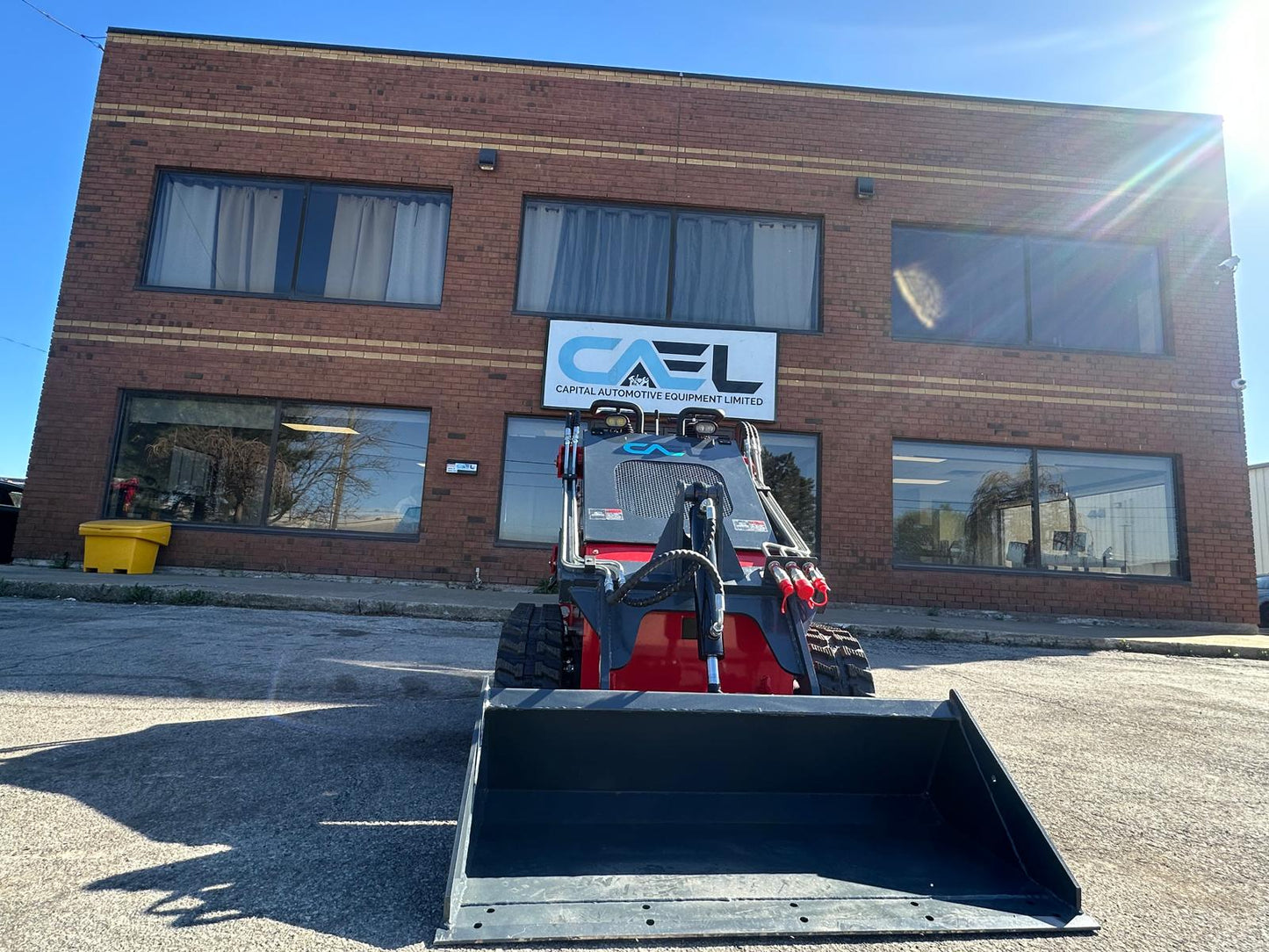 Mini Skid Steer with Tracks (23HP-B&S Engine)