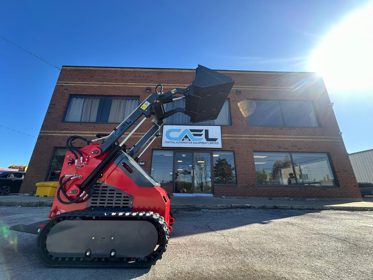 Mini Skid Steer with Tracks (23HP-B&S Engine)